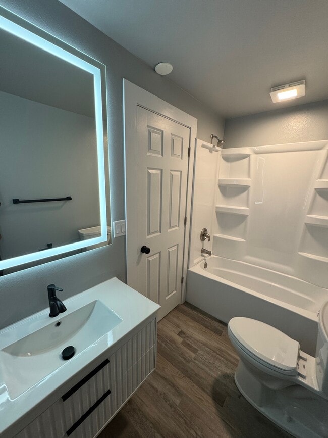 Building Photo - 2400 N 7th St