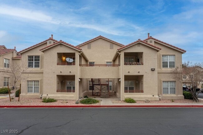 Building Photo - 520 Arrowhead Trail Unit 1212