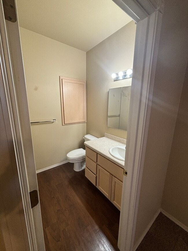 913913 NE Hidden Valley Dr Apartment Unit 911 NE Hidden Valley Dr