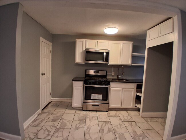 Photo - 3 BED 1 BATH HOME FOR RENT