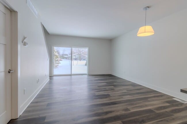 Photo - 1502 Simsbury St Unit 1502 Simsbury #3