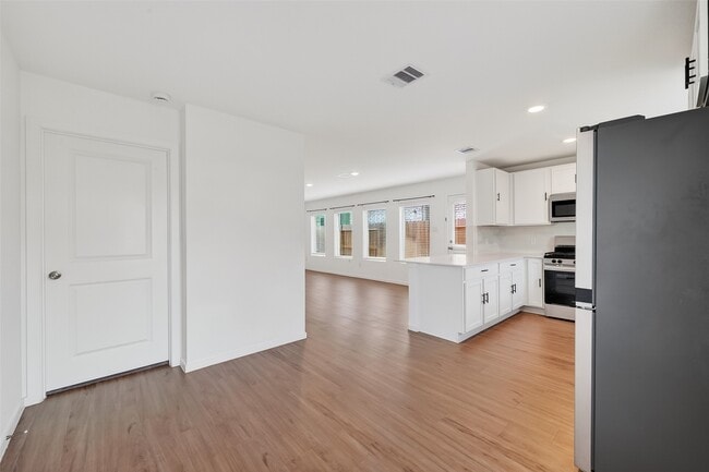 Photo - 3039 Ash Ray Dr