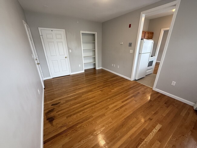 Building Photo - 4 Kingsley Terrace Unit 11 Rental