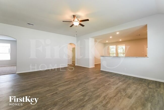 Photo - 131 Lk Wy Cir