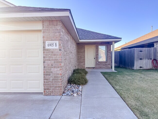 Photo - Primrose Pointe Duplex!