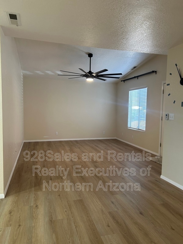 Photo - 6142 N Christmas Tree Ln