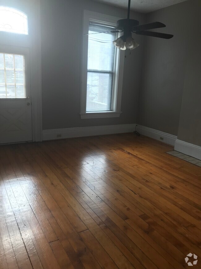 Building Photo - 48 W 5th St Unit 1 Rental