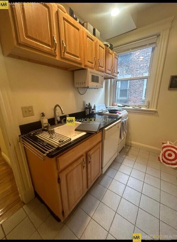 Photo - 100 Queensberry St