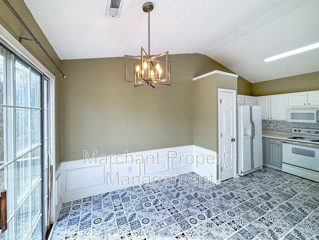 Photo - 113 W Okaloosa Way