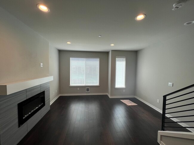 Photo - 14913 48th Ave W
