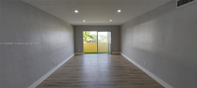 Photo - 7410 SW 82nd St Unidad K408