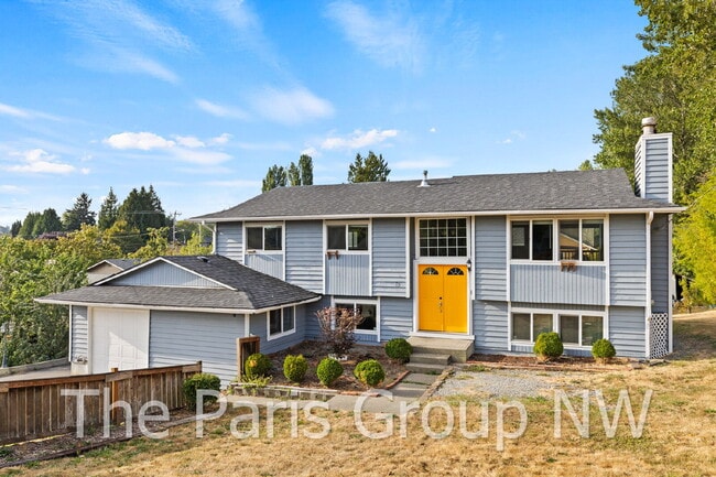 Building Photo - Modernized West Seattle Split Level * Updated Kitch & Baths, Wood Floors & Great Flr Plan