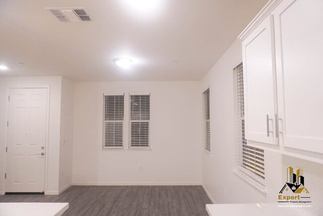 Photo - 2939 Limoges Walk