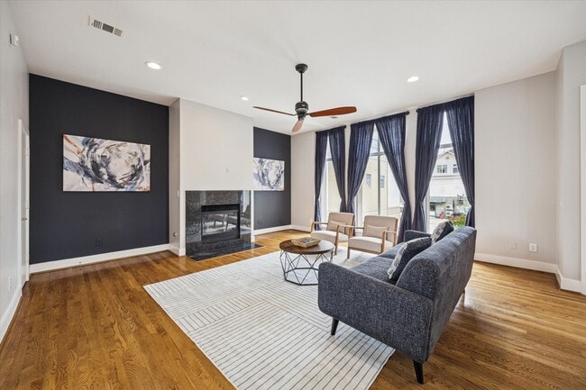 Photo - 2404 Fairview St Unidad C