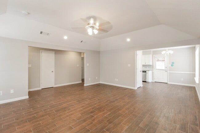 Photo - 2601 Valley View Dr