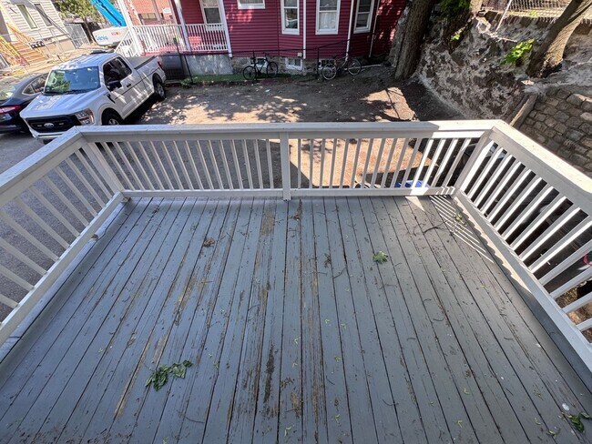 Photo - NO BROKER FEE!! CENTRAL AIR! **HUGE** 4 BED/2 BATH ALLSTON TOWNHOUSE AVAIL 9/1
