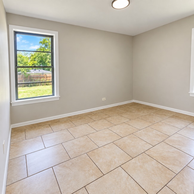 Photo - 207 Rosewood Dr
