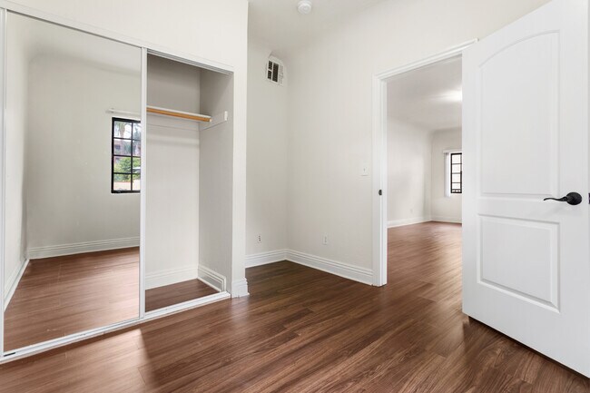 Photo - Trojandale Apartments