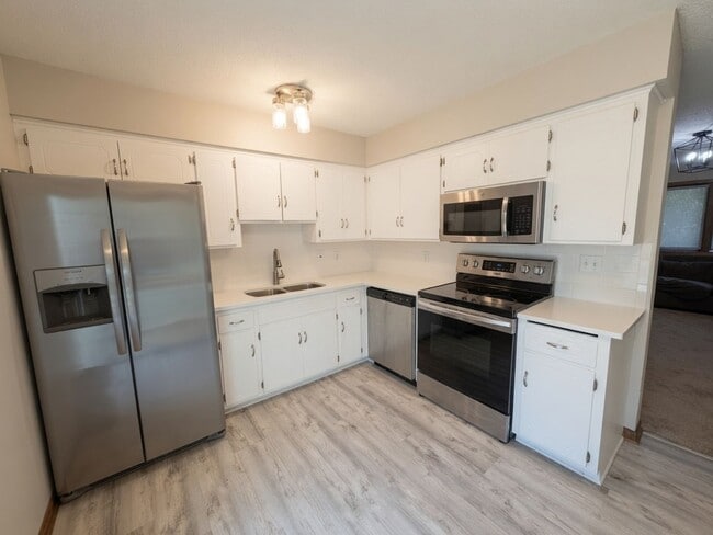 Photo - Freshly Updated 3bed 2bath Home in Gorgeous Maple Grove Neighborhood