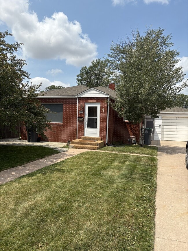 Building Photo - 4004 Reed Ave Rental