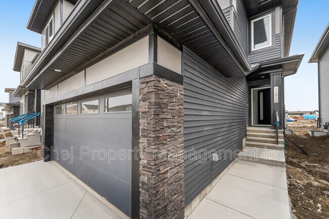 Photo - 6381 King Wynd SW