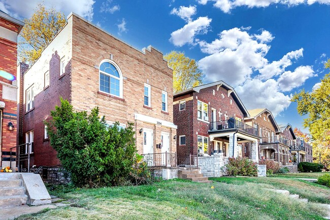 Building Photo - 3754 Dunnica Ave Unit 1F