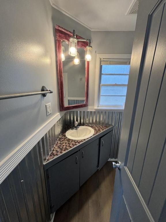 Photo - 1527 Cranfield Rd