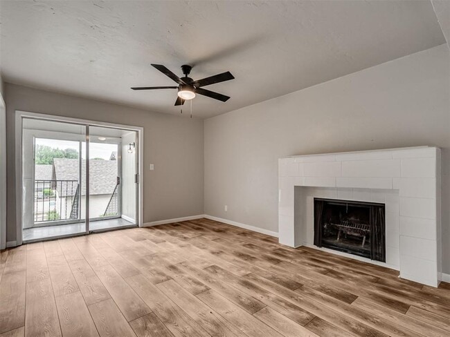 Building Photo - 1725 E Lindsey St Unit 2