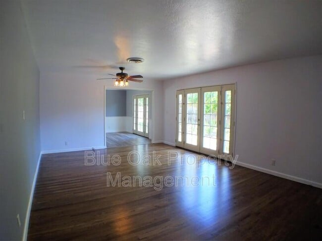 Photo - 708 Douglas Ln