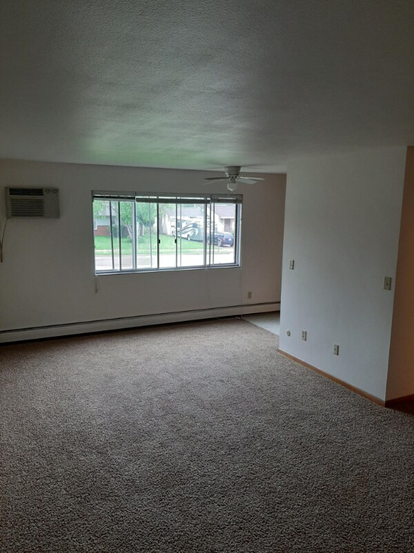 1363 County B Rd W Unit 2 bed