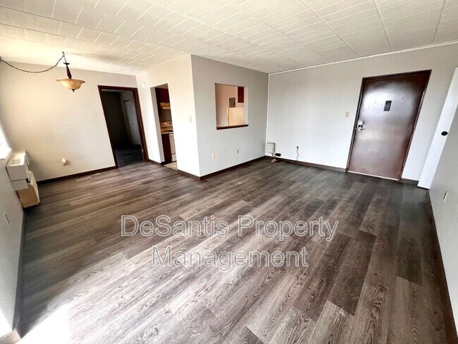 Photo - 508 Lunar Ln