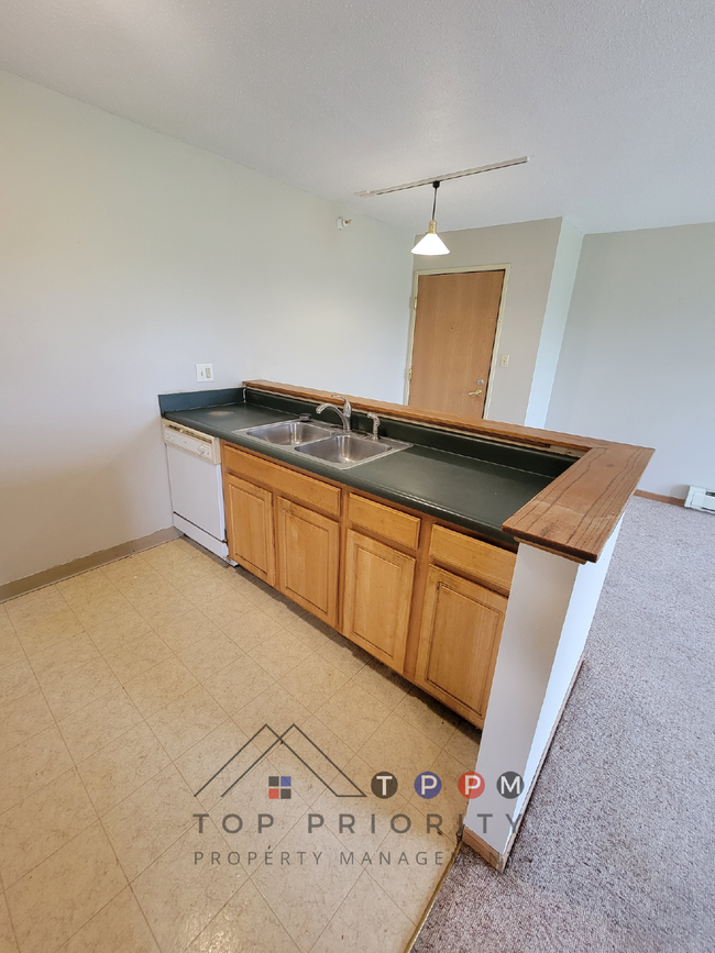 Photo - ** SPRING MOVE-IN SPECIAL **
2 Bedroom | 1... Apartment Unit 34