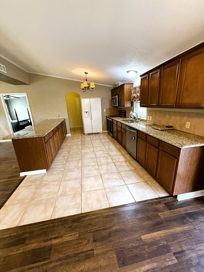Photo - 212 Thornton Ln