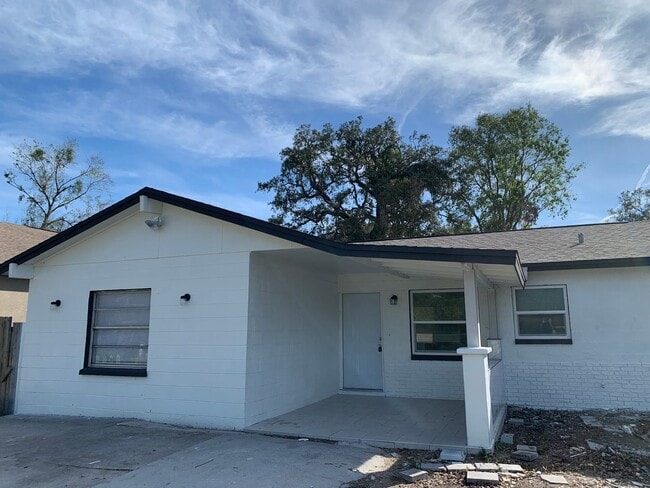 Building Photo - Single Family House 4bed/2bath Rent $1850/month ready June 2026