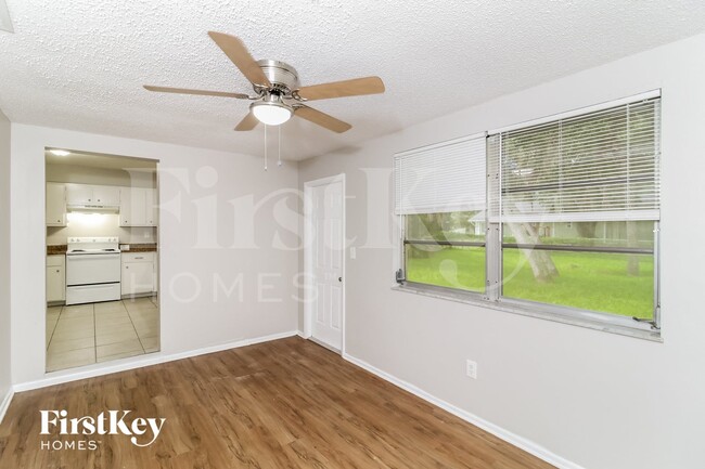 Photo - 2435 Duke Ln