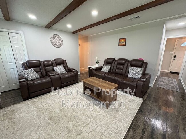 Photo - 4409 Roxbury Dr