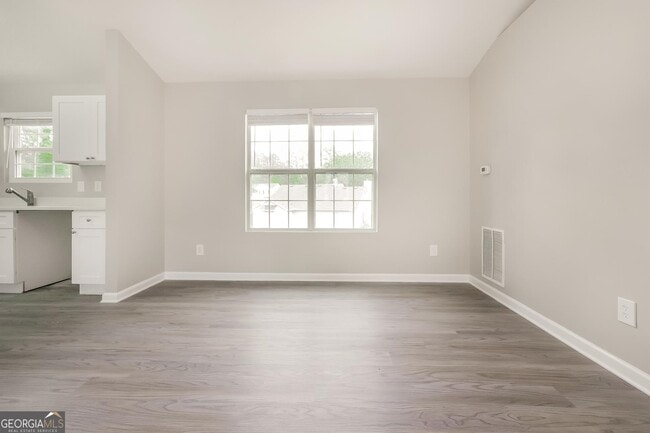 Photo - 1576 Norman Crossing