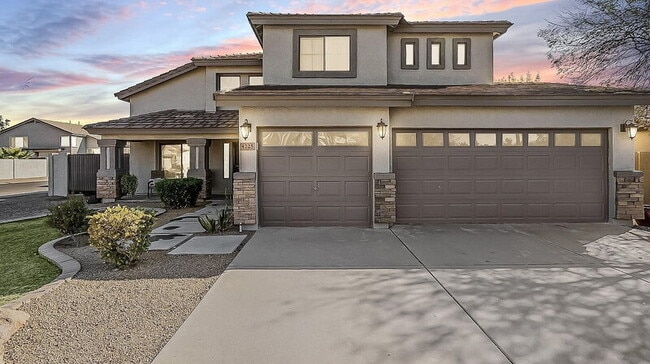 Building Photo - 4225 E Ivanhoe St