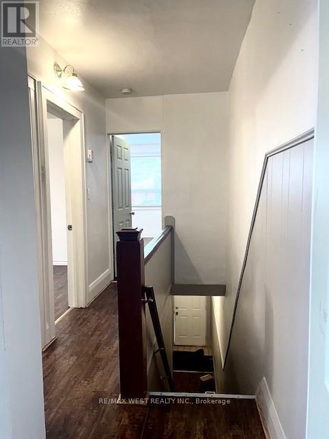 Photo - 321 Caledonia Rd