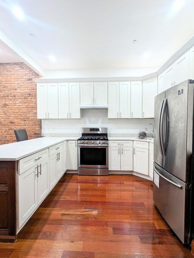 Photo - 952 Greene Ave