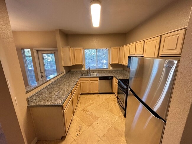 Photo - Gorgeous 2Bed/2Bath/2Car Garage, 2nd-Story Condo located in the West part of the valley— Enjoy Re...