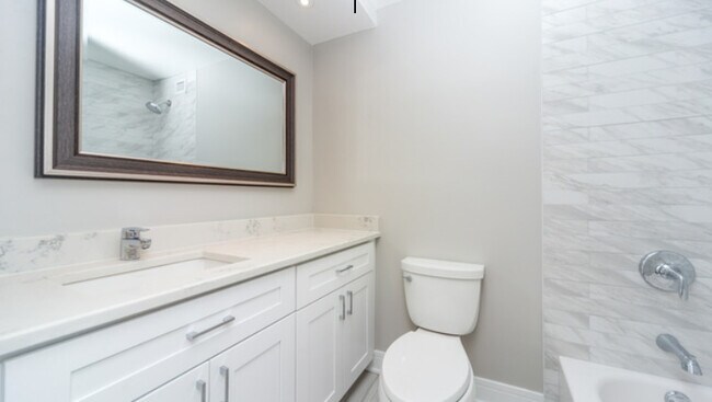 Photo - 1030 N State St Unit 38M