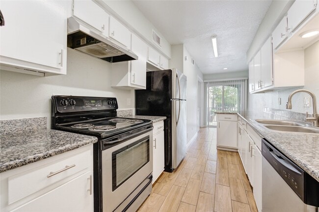 Building Photo - 6200 W Tidwell Rd Unit 2608