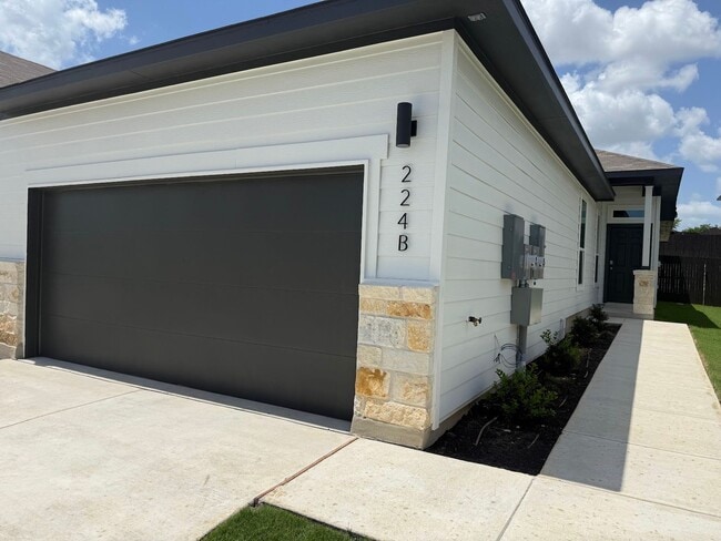 Photo - Stunning 3x2 Luxury Duplex in Buda, TX!