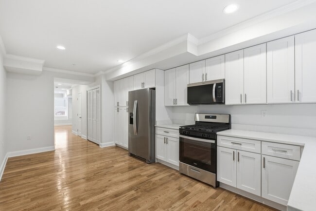 Photo - 2210 Cambridge St