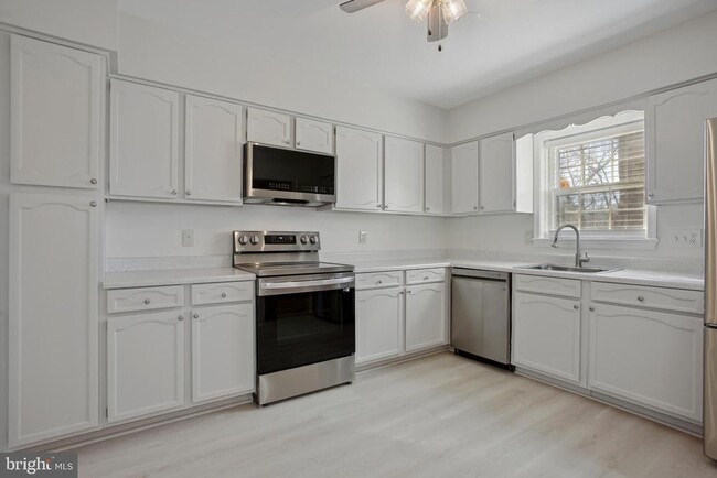 Photo - 6815 Melrose Dr Casa Adosada