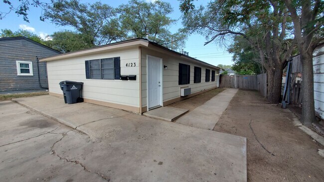 Photo - 4123 S Washington St Unidad A