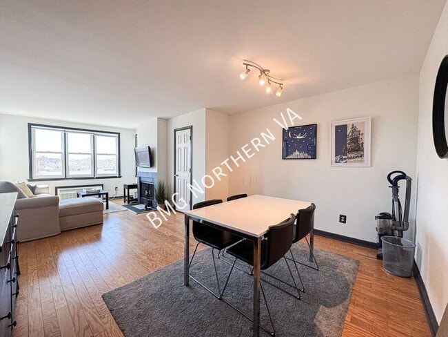 Photo - 3217 Wisconsin Ave NW