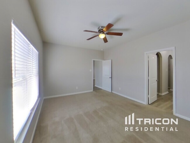 Photo - 6702 Rosenthal Pass