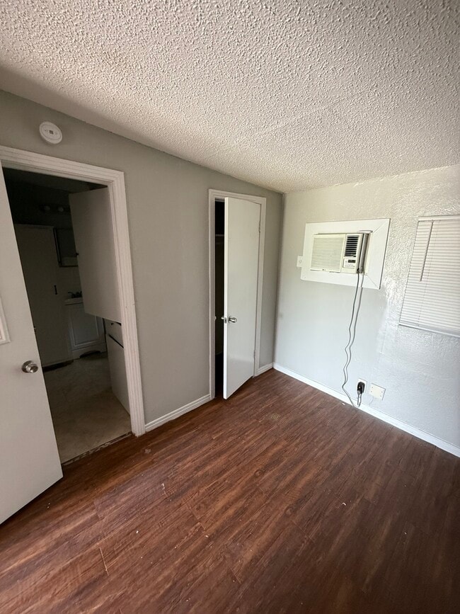 Photo - 504 Rhode Island St